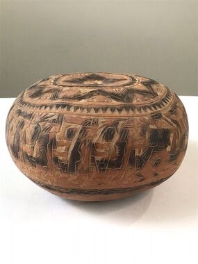 Vintage Peruvian Hand-Carved Storyteller Gourd Artist Signed Pedro Veli Peru